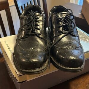 Deer stags walk master black Men's slip resistant Shoes with Oxford look to them